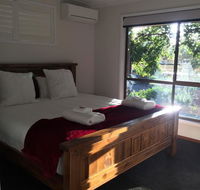 Holly House BnB - Queensland Tourism