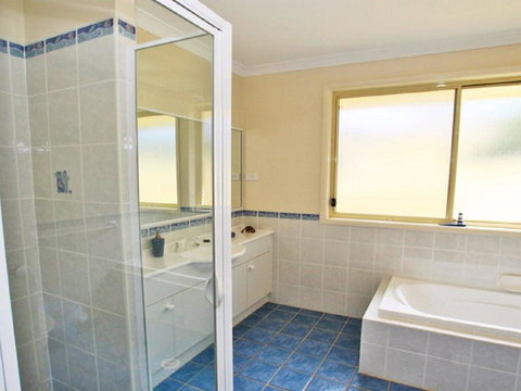 Home Away From Home - Queensland Tourism 0