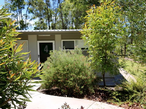 Honeybee - Country Accommodation - QLD Tourism 1