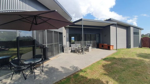 Hoof & Hound Country Escape - QLD Tourism 0