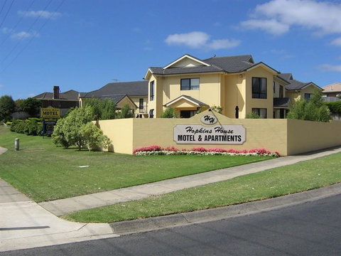 Hopkins House Motel & Apartments - QLD Tourism 0
