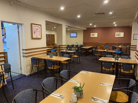 Horse & Jockey Hotel Motel - Queensland Tourism 3