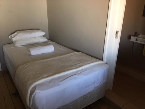 Hotel Corones - QLD Tourism 2
