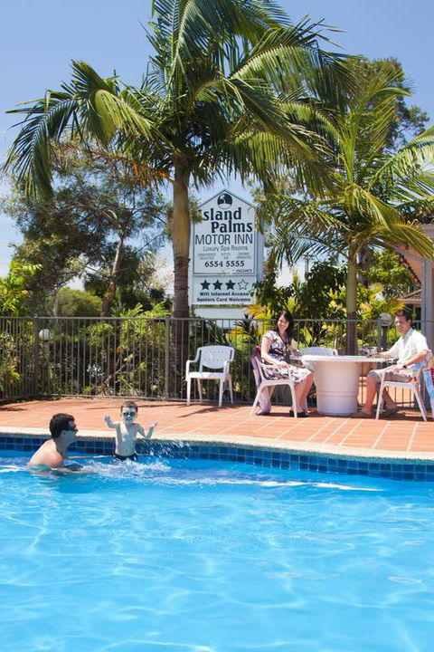 Island Palms Motor Inn - Queensland Tourism 3