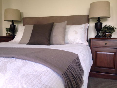 Jacaranda House Bed & Breakfast - QLD Tourism 1