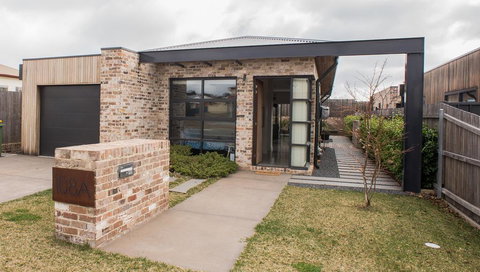 Jamila - QLD Tourism 0