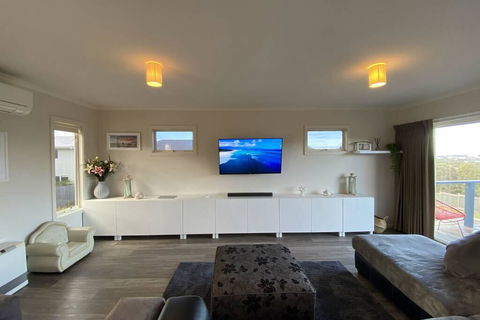 Jan Juc Ocean Views - Pet Friendly - QLD Tourism 3