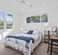Jetty Splendour Guest Bedroom with Bathroom en-suite B'nB - QLD Tourism