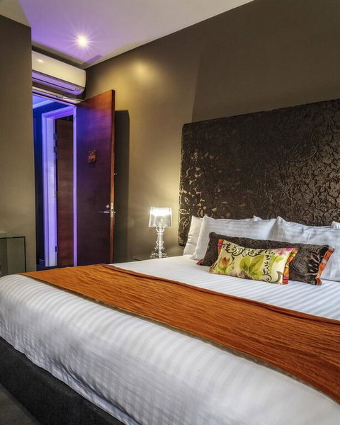 Junction Hotel - QLD Tourism 3