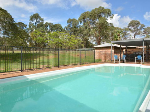 Just Listed Blaxlands Homestead - The Very Best Location In The Valley, Walk To Everything - QLD Tourism 0