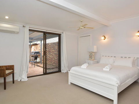 Just Listed Blaxlands Homestead - The Very Best Location In The Valley, Walk To Everything - QLD Tourism 1