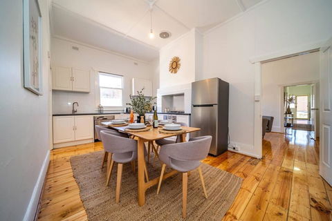 Kairos In Keswick-Wifi - Netflix - Nespresso - Queensland Tourism 3