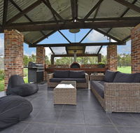 Kelman Cottage - tucked away with pool  native wildlife - Queensland Tourism