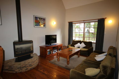 Kiah Cottage - QLD Tourism 1
