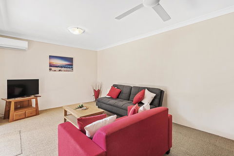 Kiah Unit 18 53 Victoria Parade - Queensland Tourism 1