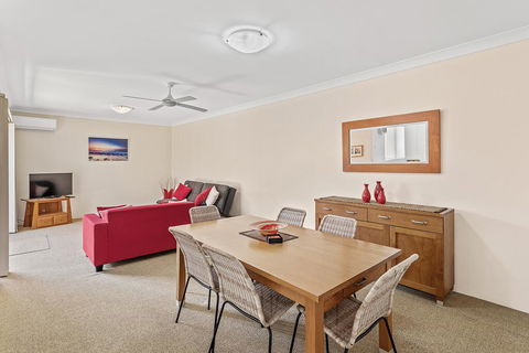Kiah Unit 18 53 Victoria Parade - Queensland Tourism 2