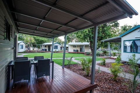 Kimberleyland Waterfront Holiday Park - Queensland Tourism 3
