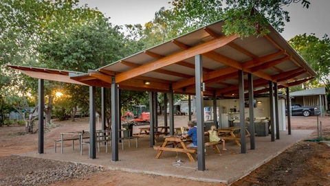 Kimberleyland Waterfront Holiday Park - Queensland Tourism 1