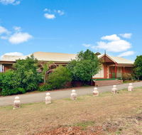 King III - you can honestly walk to Bimbadgen and Hope Estate concerts - Queensland Tourism
