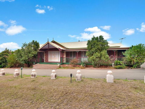 King Retreat Estate - You Can Honestly Walk To Bimbadgen And Hope Estate Concerts - Queensland Tourism 0