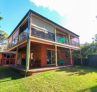 Kingfisher LakeHouse - QLD Tourism