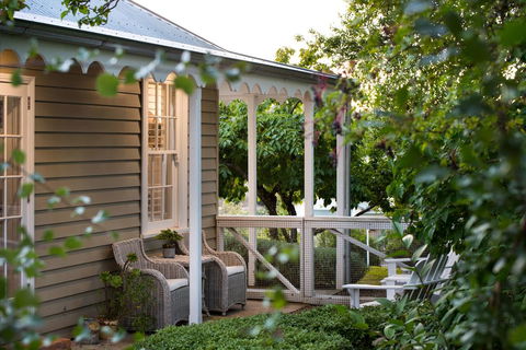Kings Cottage - Queensland Tourism 0