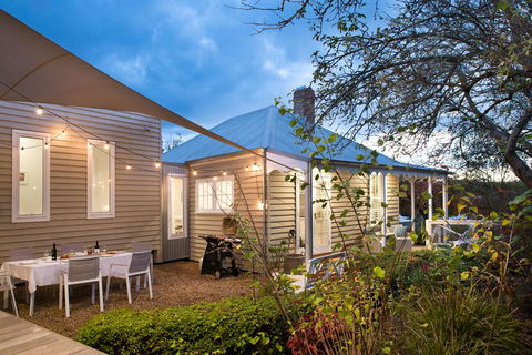 Kings Cottage - Queensland Tourism 1