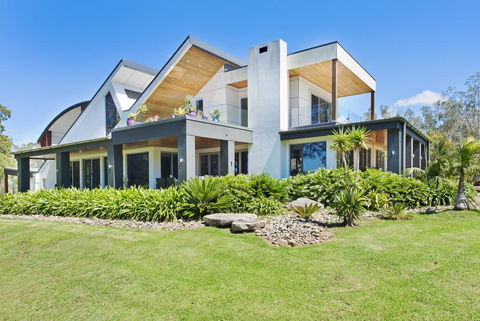 Kingspoint Resort - Queensland Tourism 0