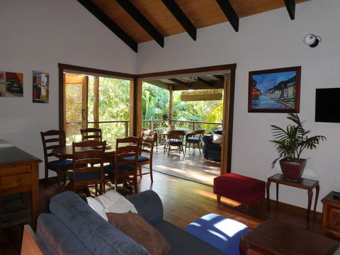 Kookaburra Cottage At Uralba Eco Cottages - QLD Tourism 0