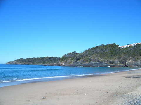 Korora Bay Beach House - QLD Tourism 0