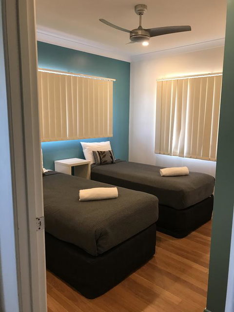 Kurrimine Beach Huts - QLD Tourism 3