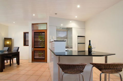 L'Auberge @ Noosa - QLD Tourism 2