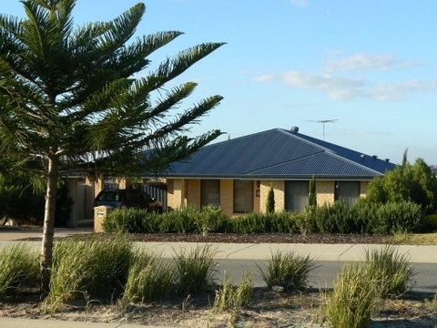 La Mer - Home With A Pool - QLD Tourism 1