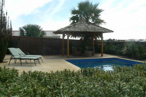 La Mer - Home With A Pool - QLD Tourism 3