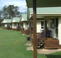 Lake Barra Cottages - QLD Tourism