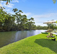 Lake Frontage family fun home - QLD Tourism