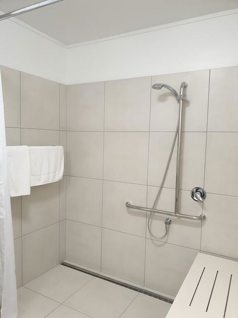 Lake Kawana Accommodation - QLD Tourism 3