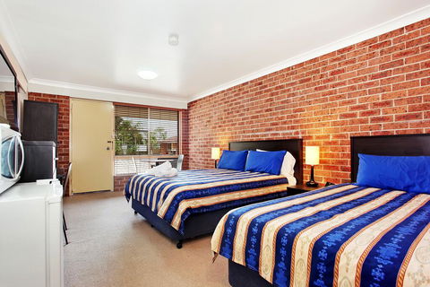 Lake Macquarie Motor Inn - QLD Tourism 2