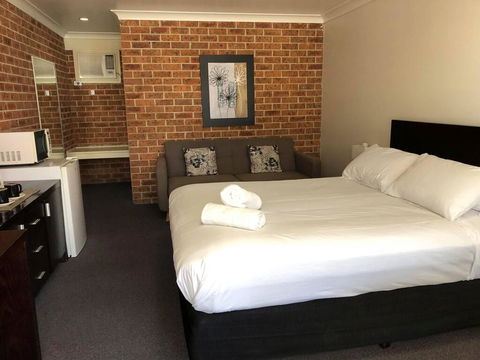 Lake Macquarie Motor Inn - QLD Tourism 1