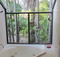 Lake Russell Luxury Retreat - QLD Tourism