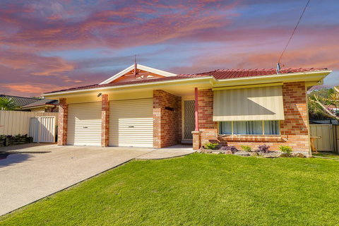 Lakelandia - Queensland Tourism 2