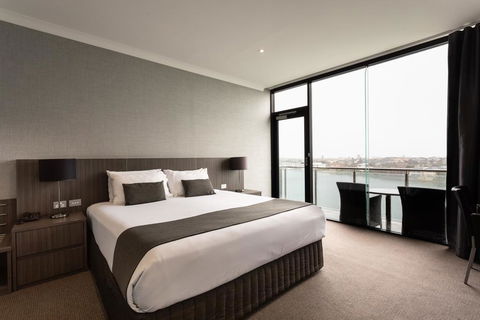 Lakes Hotel - QLD Tourism 2