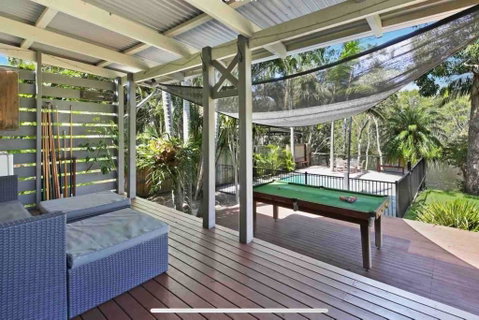 Lakeside Beach House - Hostie Properties - QLD Tourism 3