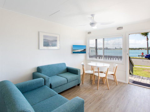 Lakeside Flats 6 - QLD Tourism 0