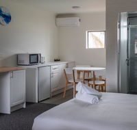 Lakeside Inn - Queensland Tourism