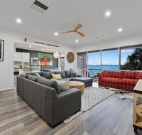 Lakeside Landing - Waterfront - Queensland Tourism