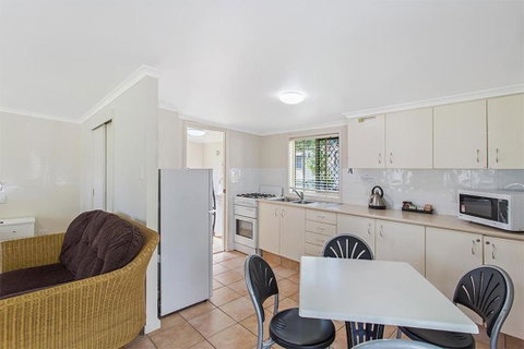 Landsborough Pines Caravan Park - QLD Tourism 1