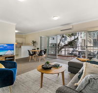 Large and Airy Unit in Quiet Riverside Suburb - QLD Tourism