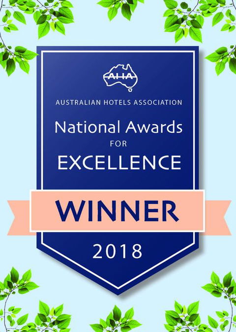 Largs Pier Hotel - QLD Tourism 3
