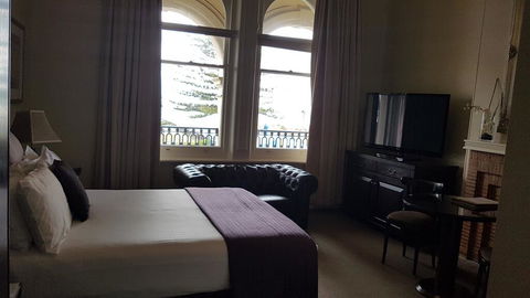 Largs Pier Hotel - QLD Tourism 2